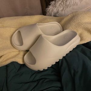 Fake Yeezy Slides